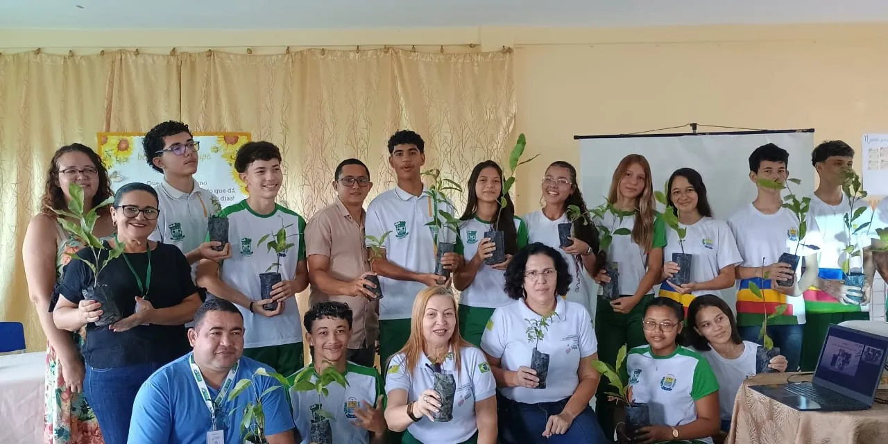 Projeto de educação ambiental mobiliza alunos e distribui quase 700 mudas no Piauí | G1