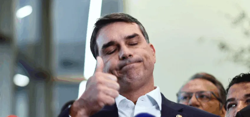 EUA negam influência de Flávio em decisão sobre PCC e CV