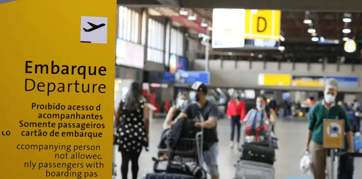 Alta do petróleo pode encarecer passagens aéreas