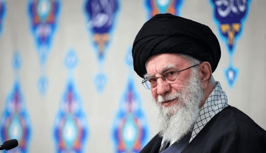 Trump confirma morte de Ali Khamenei após ataques; mídia do Irã confirma