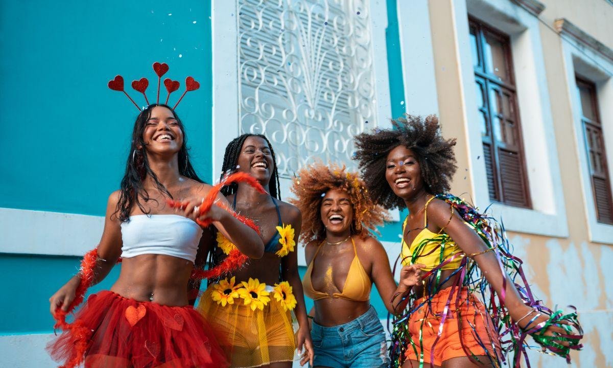 Carnaval 2026: confira datas, folgas e feriados de fevereiro