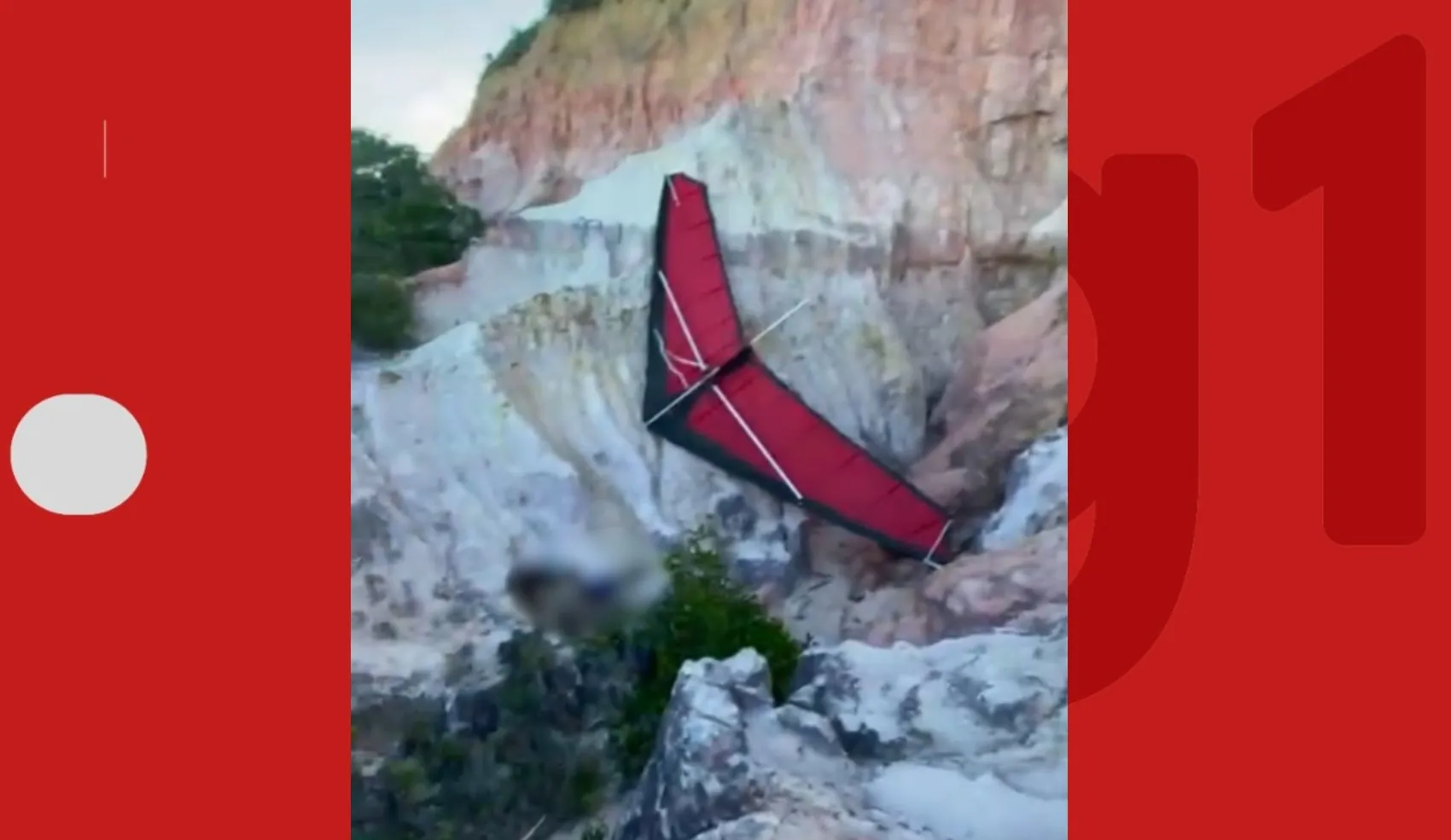 Turista sofre fraturas após cair em durante voo de asa delta na Bahia | G1