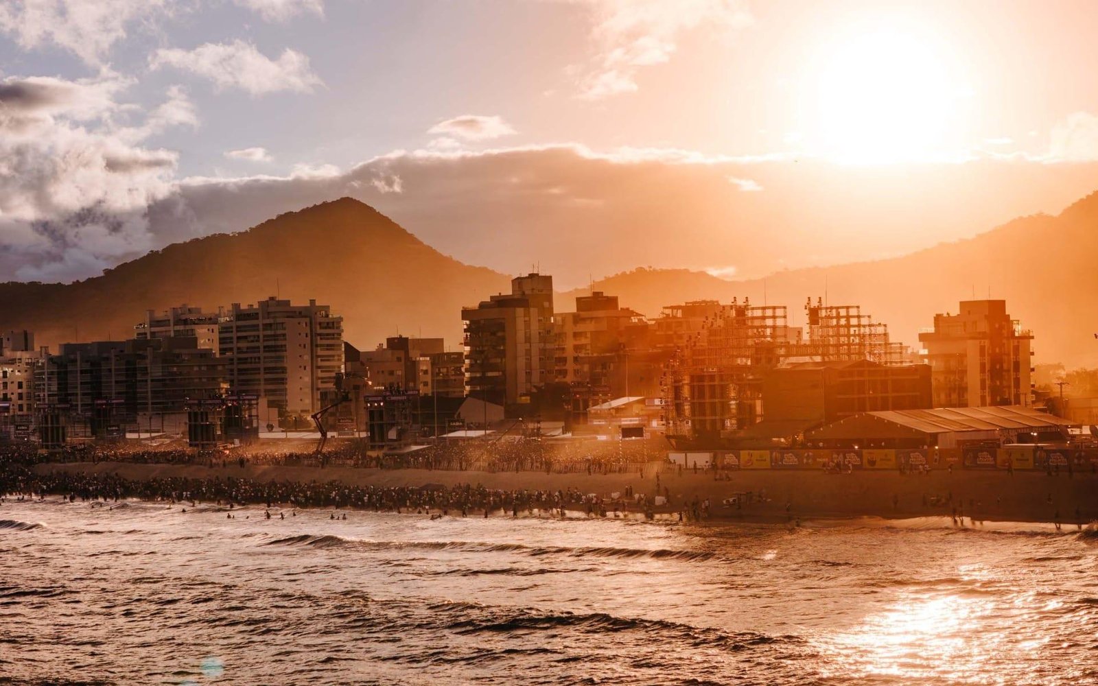 Verão Maior Paraná impulsiona economia e faz PIB do Litoral crescer 52%