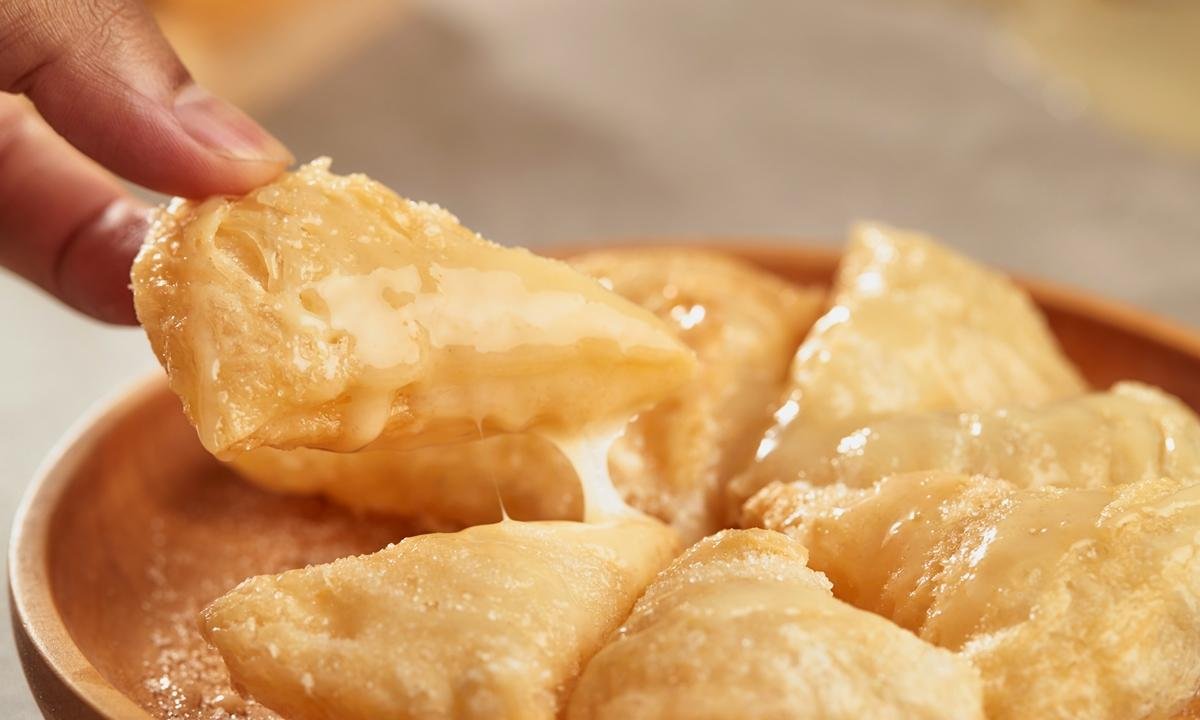 Pastel na air fryer fica crocante sem fritura! Veja como fazer