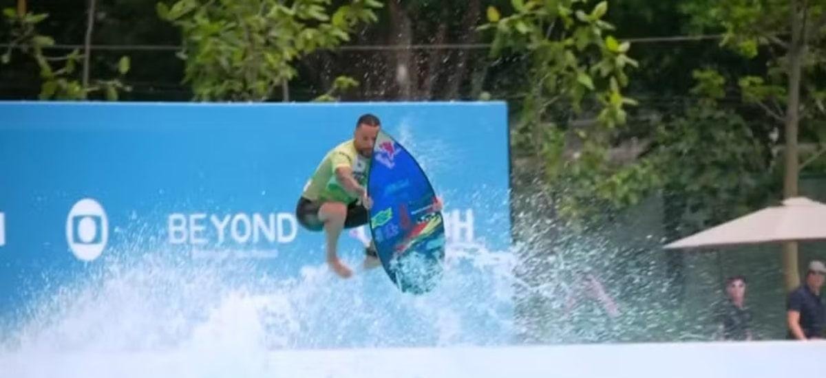 Medina volta a competir e Ítalo Ferreira vence primeira edição do Surf Fest em São Paulo