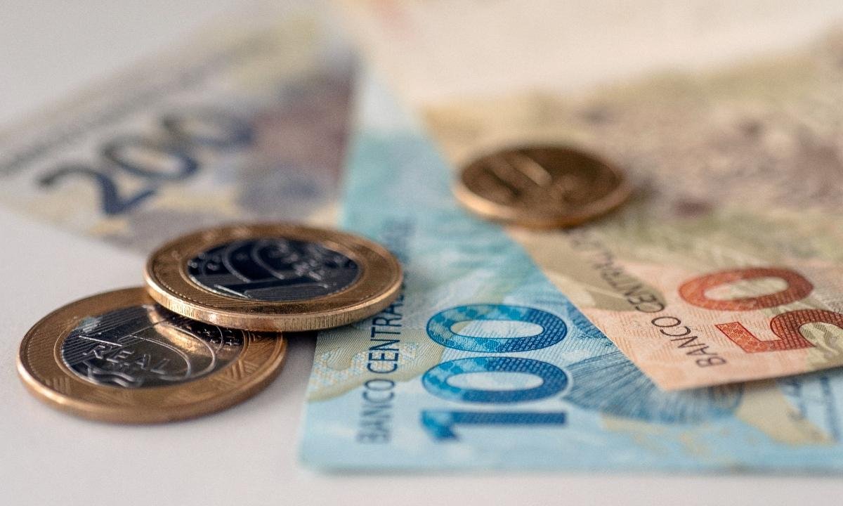 Arrecadação pode subir R$ 14 bilhões com alta no imposto de importação