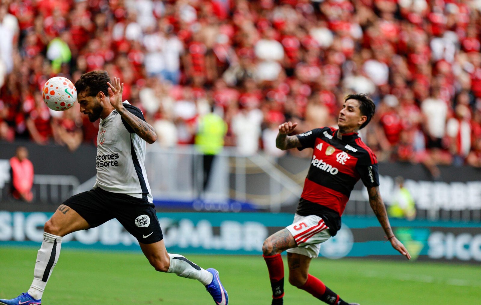 Yuri Alberto mantém escrita e marca na terceira final consecutiva