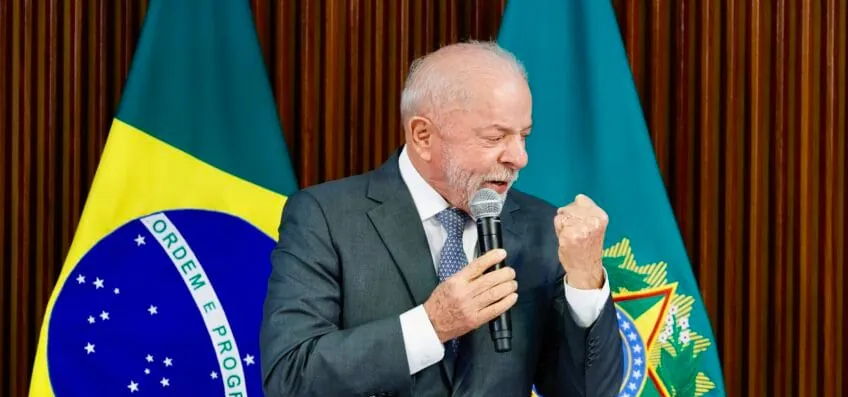 Lula chama Flávio de “imbecil” em reunião ministerial