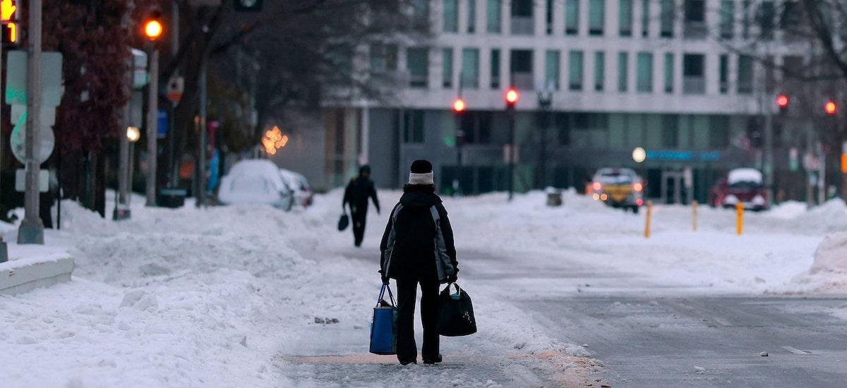 EUA: nevasca deixa 30 mortos e mais de 500 mil sem energia; temperaturas chegam a -30,6º C