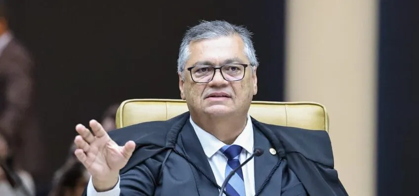 Dino quebra o pé e cancela ida ao 14º Fórum Jurídico de Lisboa