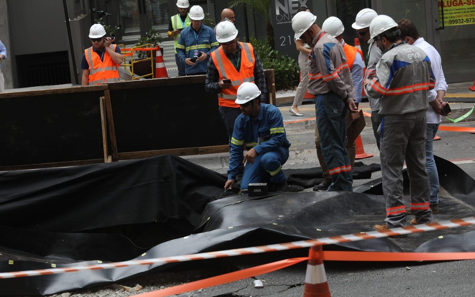 Prefeitura de SP aciona Cetesb após explosão abrir cratera na Consolação
