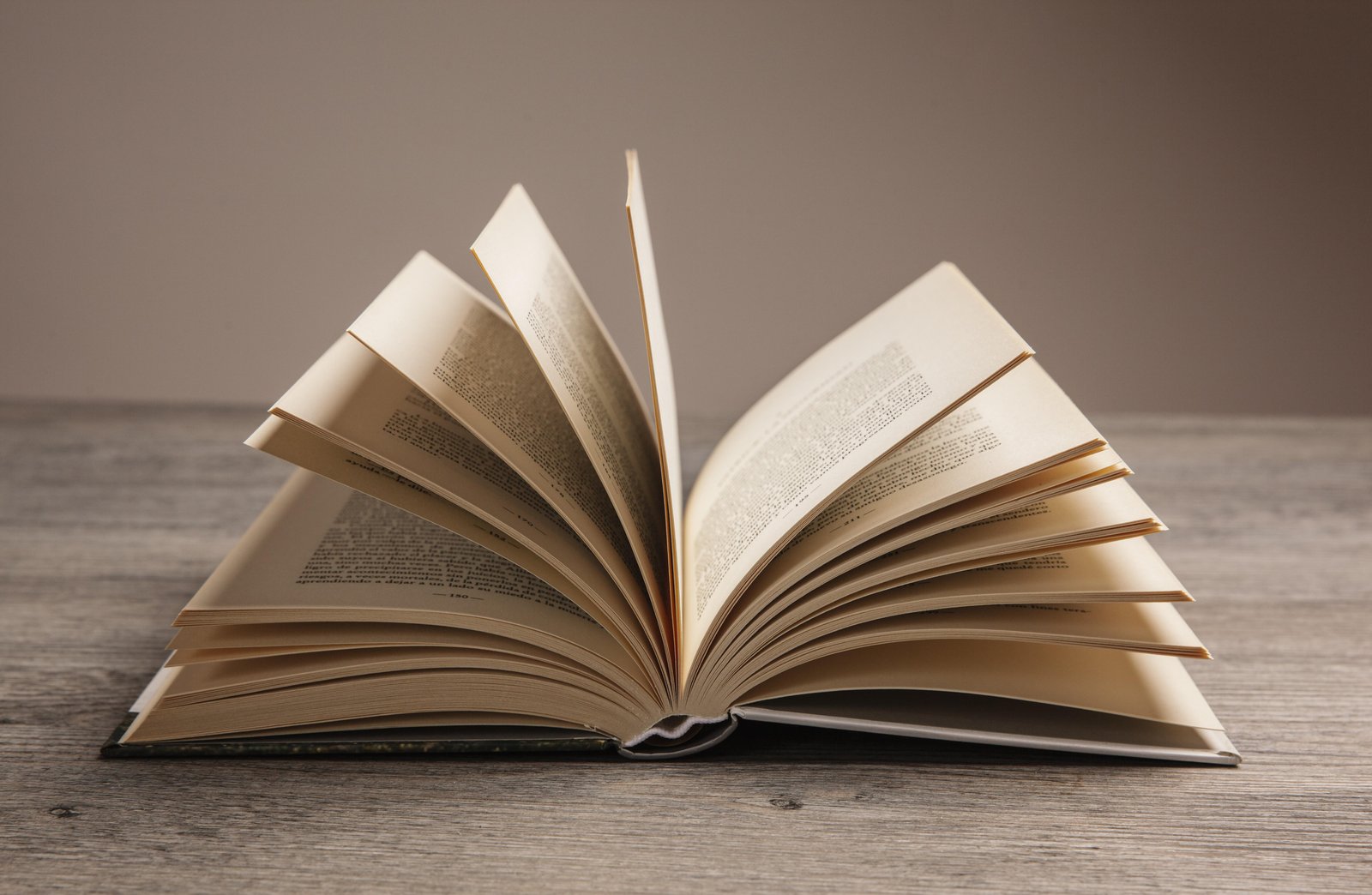 Golpista se inspira em livro americano para aplicar fraudes em MS | G1