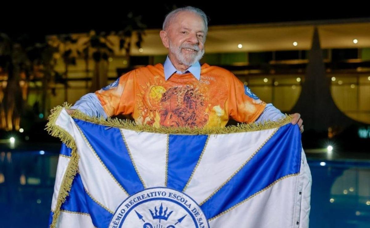 TCU quer suspender verba do governo a escola com enredo sobre Lula