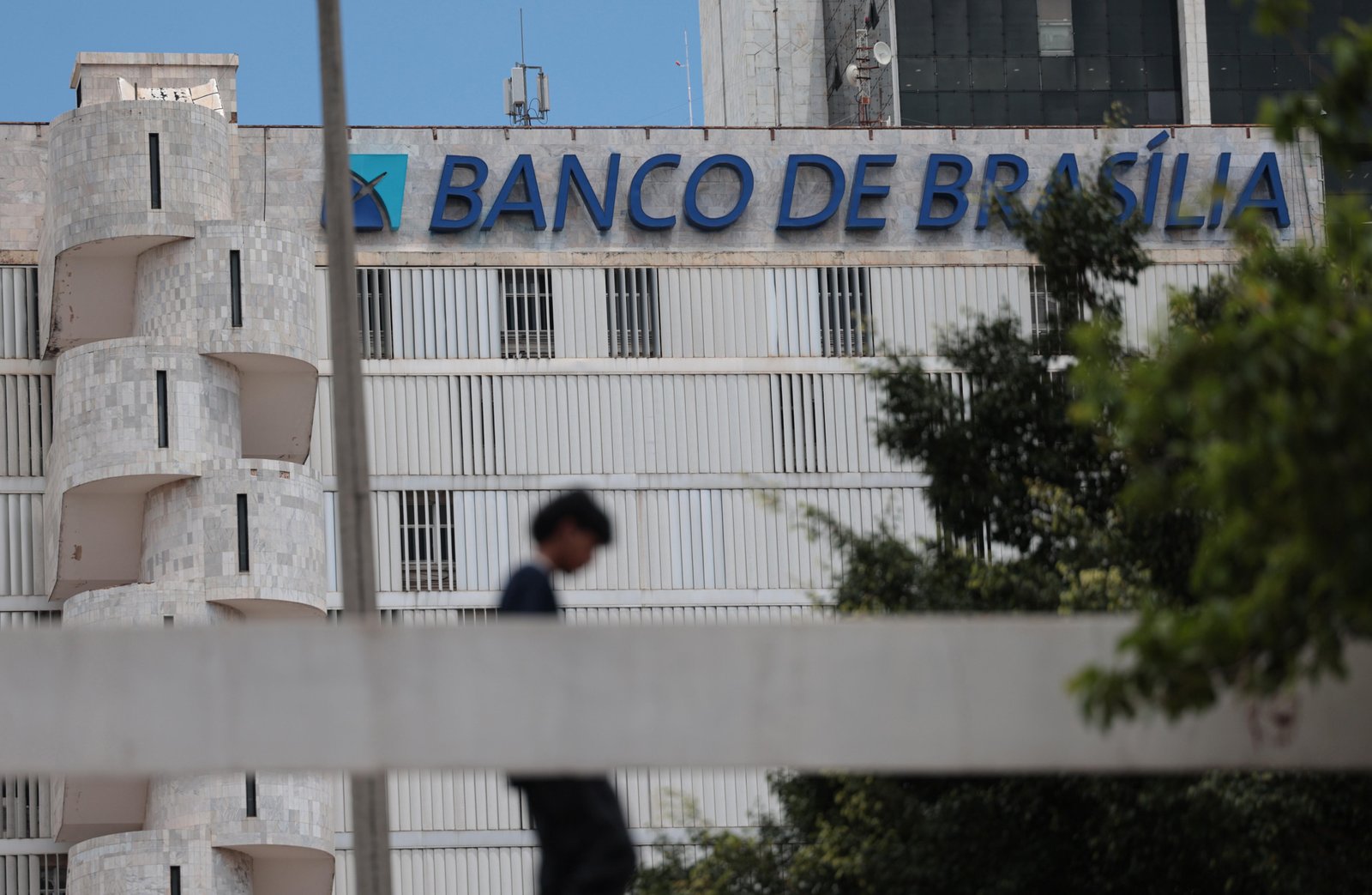 Em meio à discussão de projeto de socorro ao banco, presidente do BRB vai à Câmara do DF