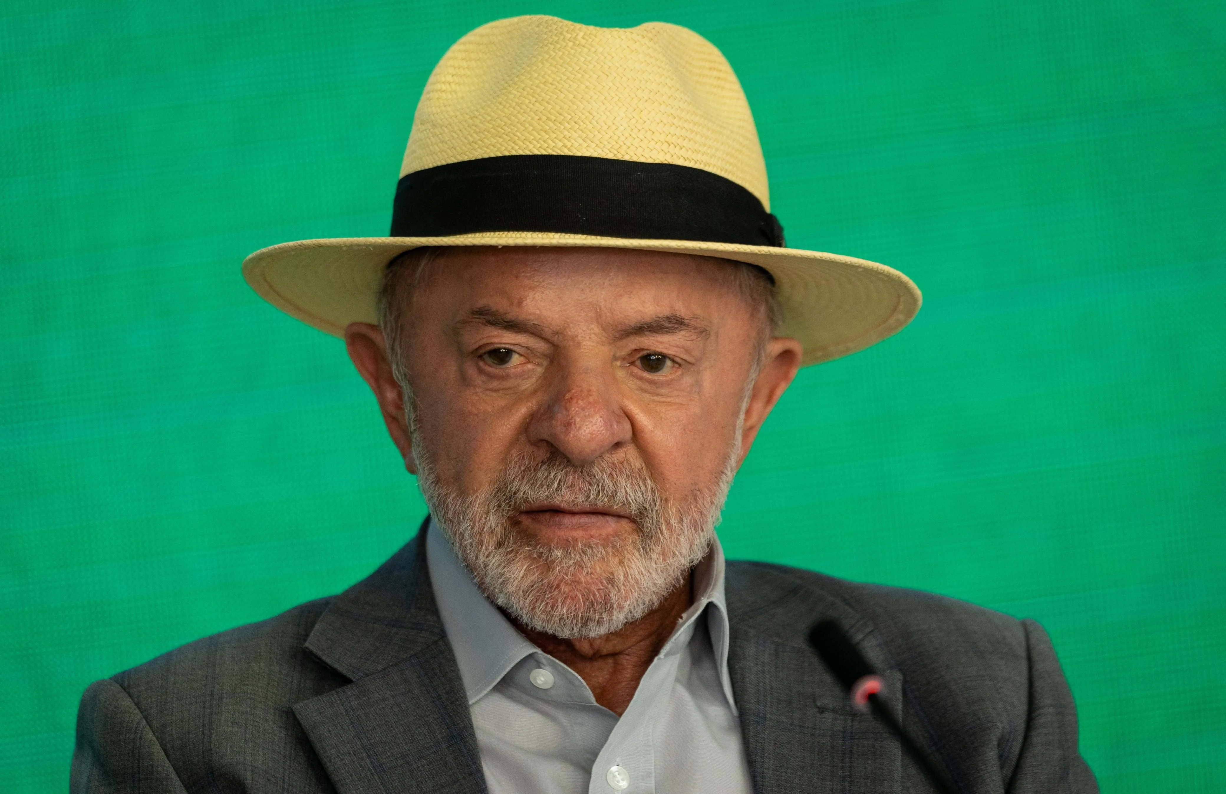 Com STF em crise, Lula diz que ninguém, em nome da democracia, 'pode usar o cargo que tem em benefício pessoal'