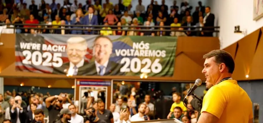 Flávio diz, sem provas, que Lula incentivou facções a matá-lo