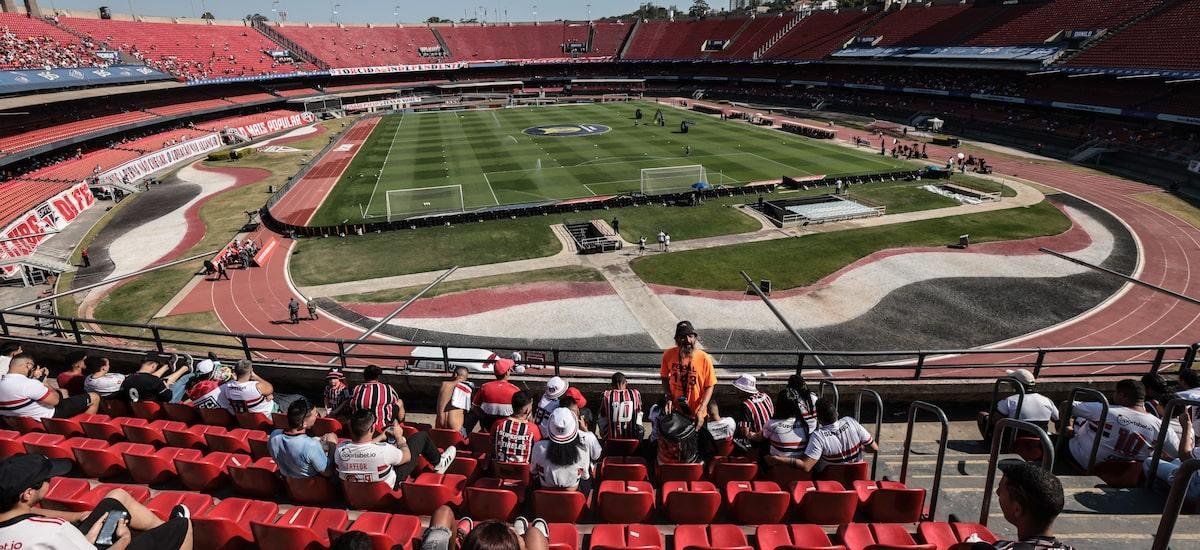 Intermediária no caso dos camarotes no MorumBis fica em silêncio e desmaia ao depor na polícia
