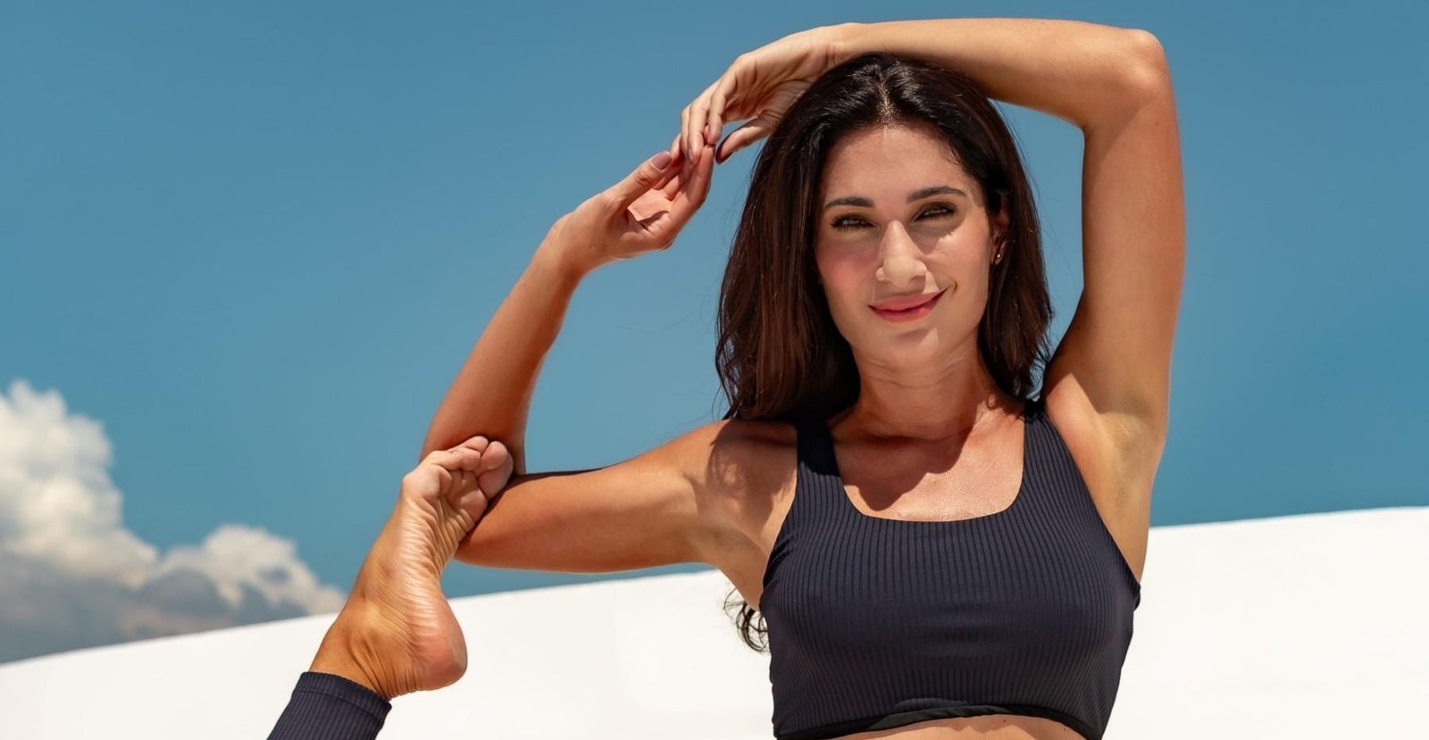 Lembra dela? Carol Magno, ex-atriz e modelo, agora transforma vidas com yoga e bem-estar