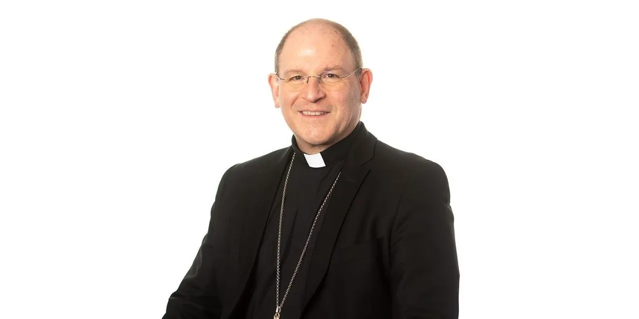 Papa Leão XIV designa bispo de diocese australiana pouco conhecida como novo chefe jurídico do Vaticano