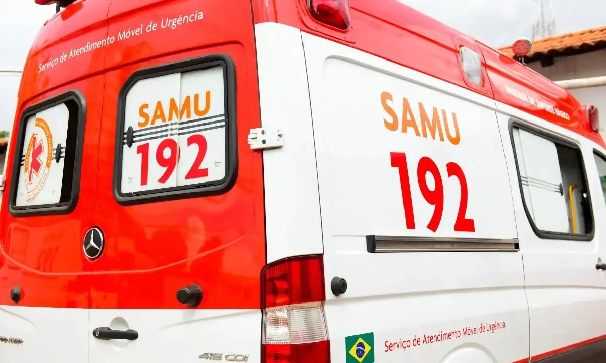 Motociclista morre após atingir carro e ser atropelado por trator | G1