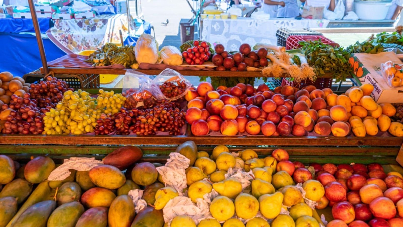 Venda de frutas típicas do Ano-Novo movimenta o setor na reta final de 2025