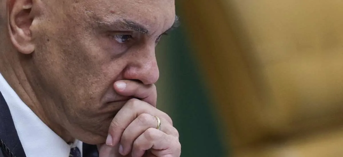 Moraes diz que Mendonça fez "escolha seletiva" em caso que o envolve e pede a Fachin julgamento conjunto
