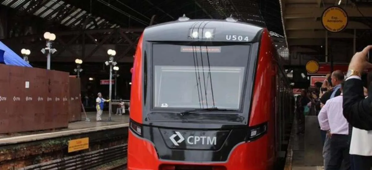Incêndio em subestação afeta linhas da CPTM e chuva causa interdição em estradas de SP