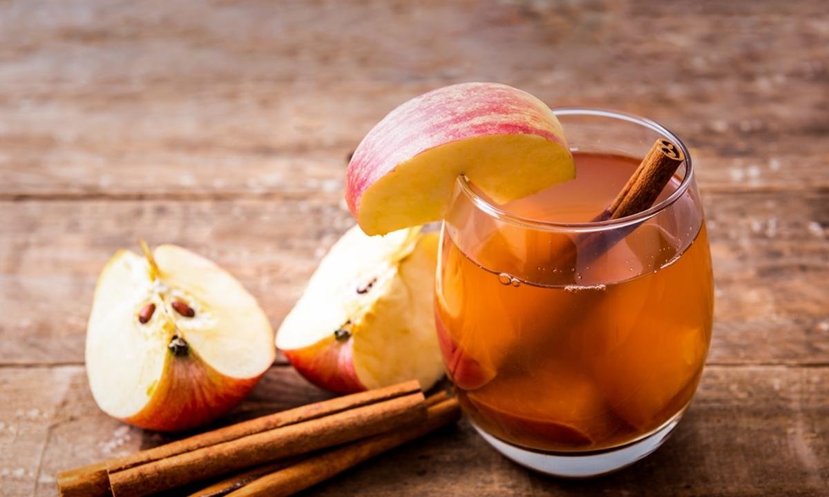 Casca de maçã com canela: infusão simples e cheia de benefícios