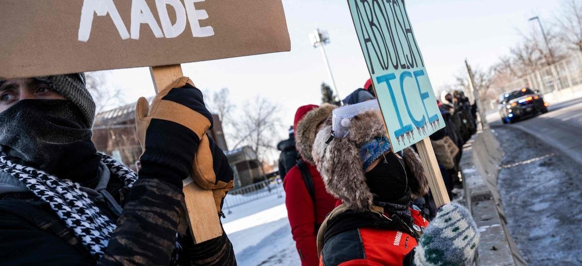 Minnesota tem greve geral contra o ICE e polícia prende cerca de 100 líderes religiosos