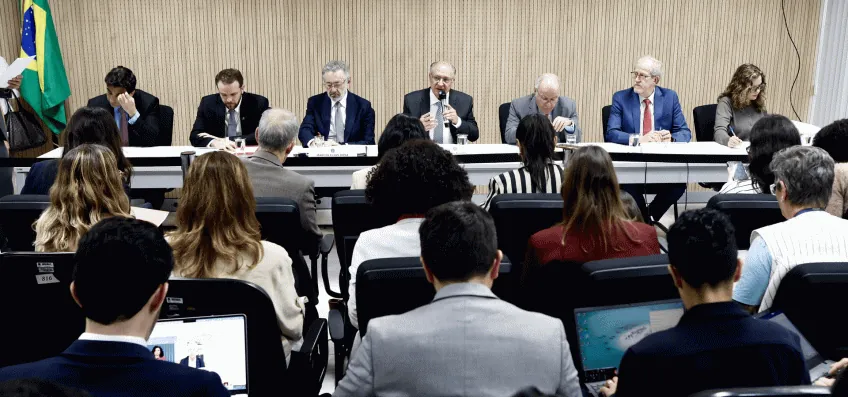Governo defende etanol e diz que EUA ignoram proposta sobre açúcar