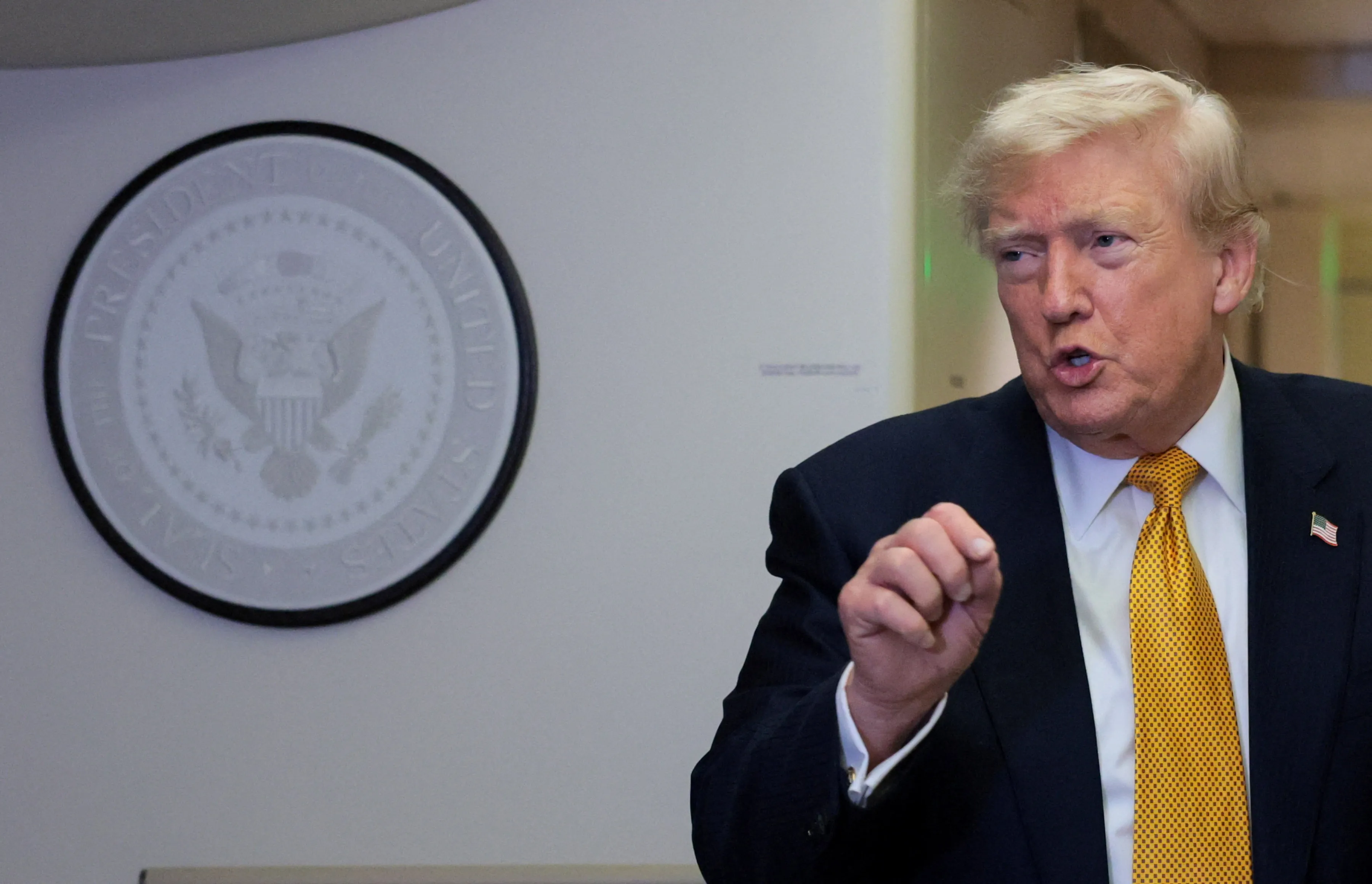 Bloqueio naval dos EUA ao Irã começa nesta terça; Trump diz que cobrará 20% de 'pedágio' sobre cargas em Ormuz