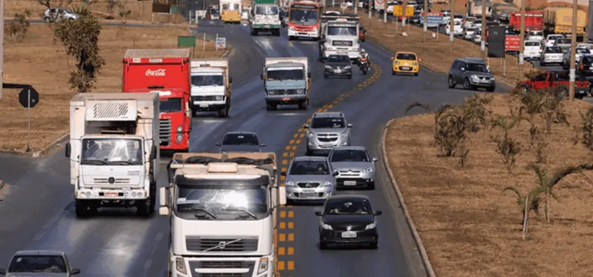 Burocracia na fronteira custa R$ 1.500 por dia a caminhoneiros