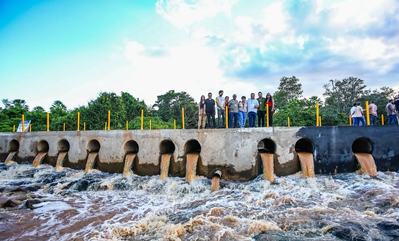 Governo inaugura passagem molhada e beneficia mais de 200 famílias de Oeiras | G1