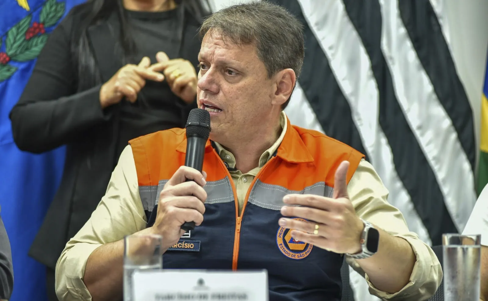 Em Ribeirão Preto, Tarcísio comenta temporal que provocou destruição na região: 'Evento sem precedentes'