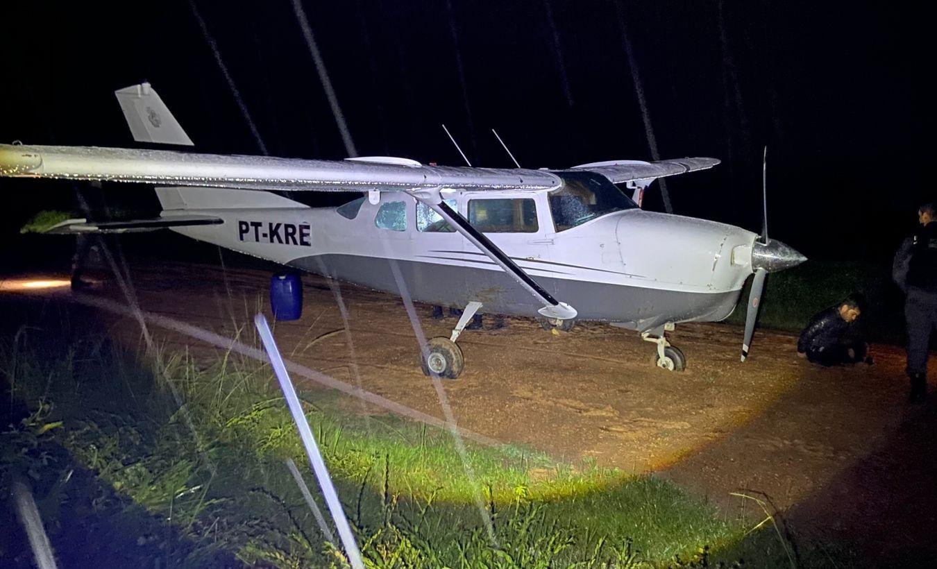 Chuva derruba "avião do pó" e PM apreende R$ 26 milhões em cocaína