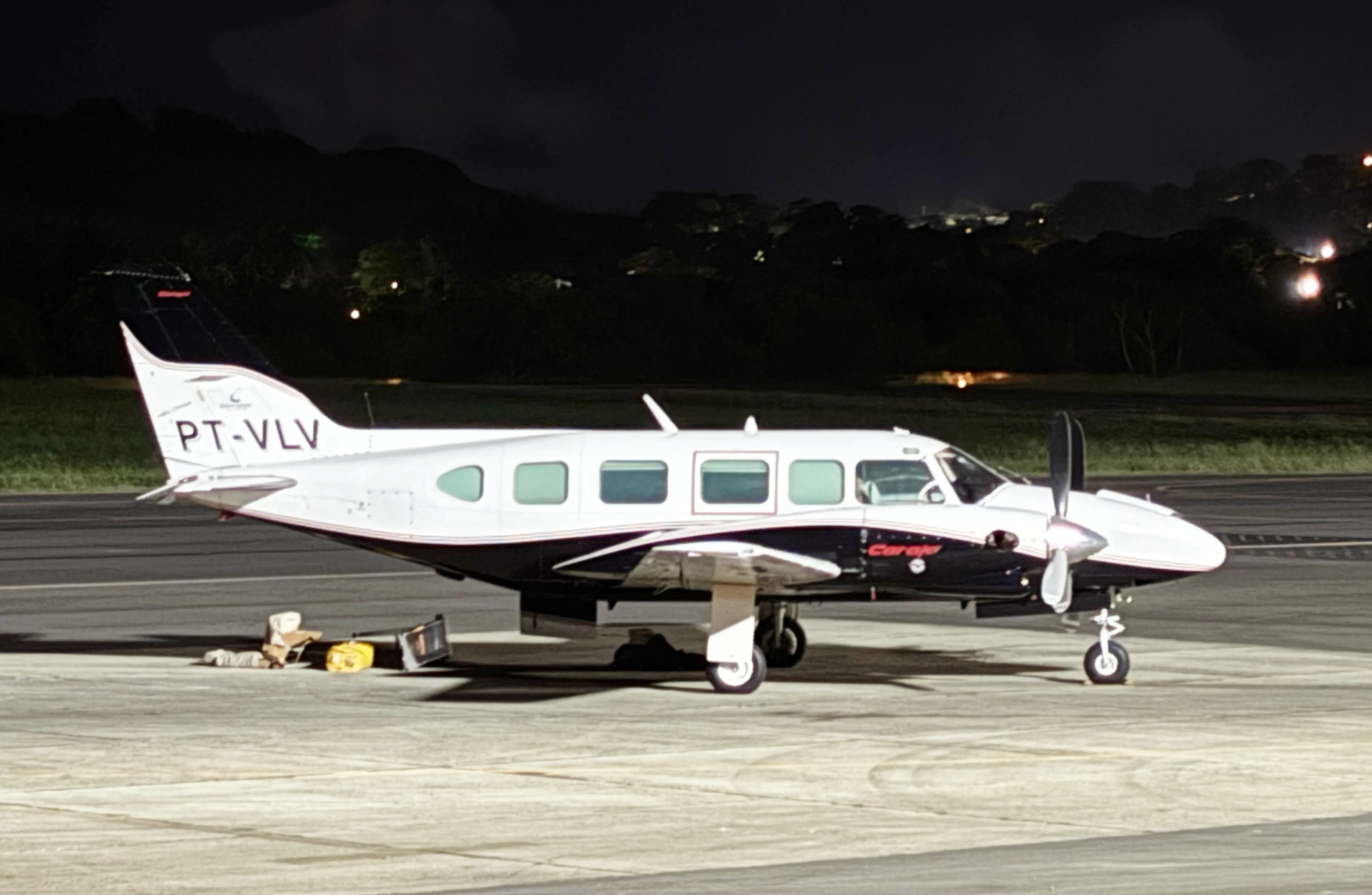 Bebê nascido em Fernando de Noronha é transferido para o Recife em UTI aérea