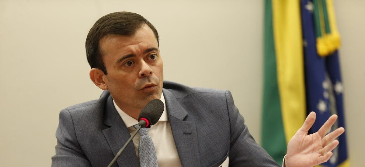 Brasil quer ampliar emissões no mercado internacional em 2026, com volta à Europa e entrada na China