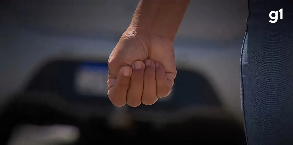 Vítima que fez sinal de socorro e agressor trabalhavam no mesmo local | G1