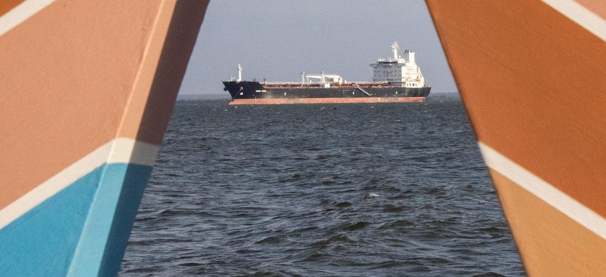 EUA interceptam dois petroleiros ligados à Venezuela; veja vídeo