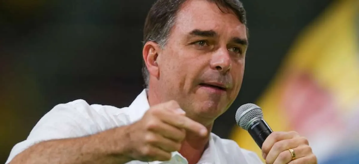 Flávio Bolsonaro: 'Espero que Renan Santos restabeleça sua candidatura'