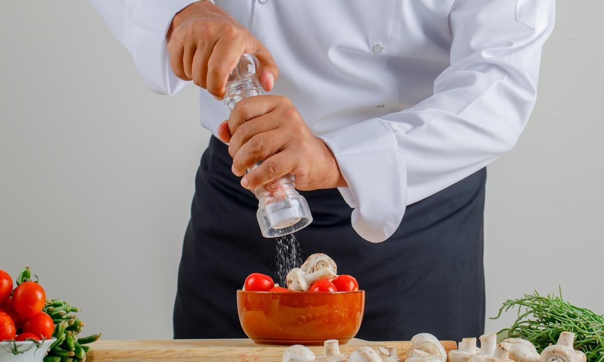 Além da hipertensão: sal em excesso também favorece a aterosclerose