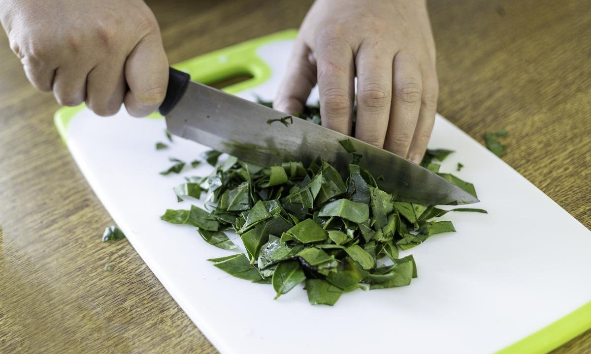 Planta do Cerrado rica em ferro pode ser tão nutritiva quanto o feijão