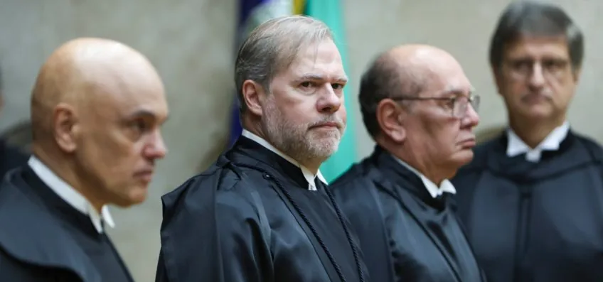 STF adia tese final sobre regulamentação da redes sociais