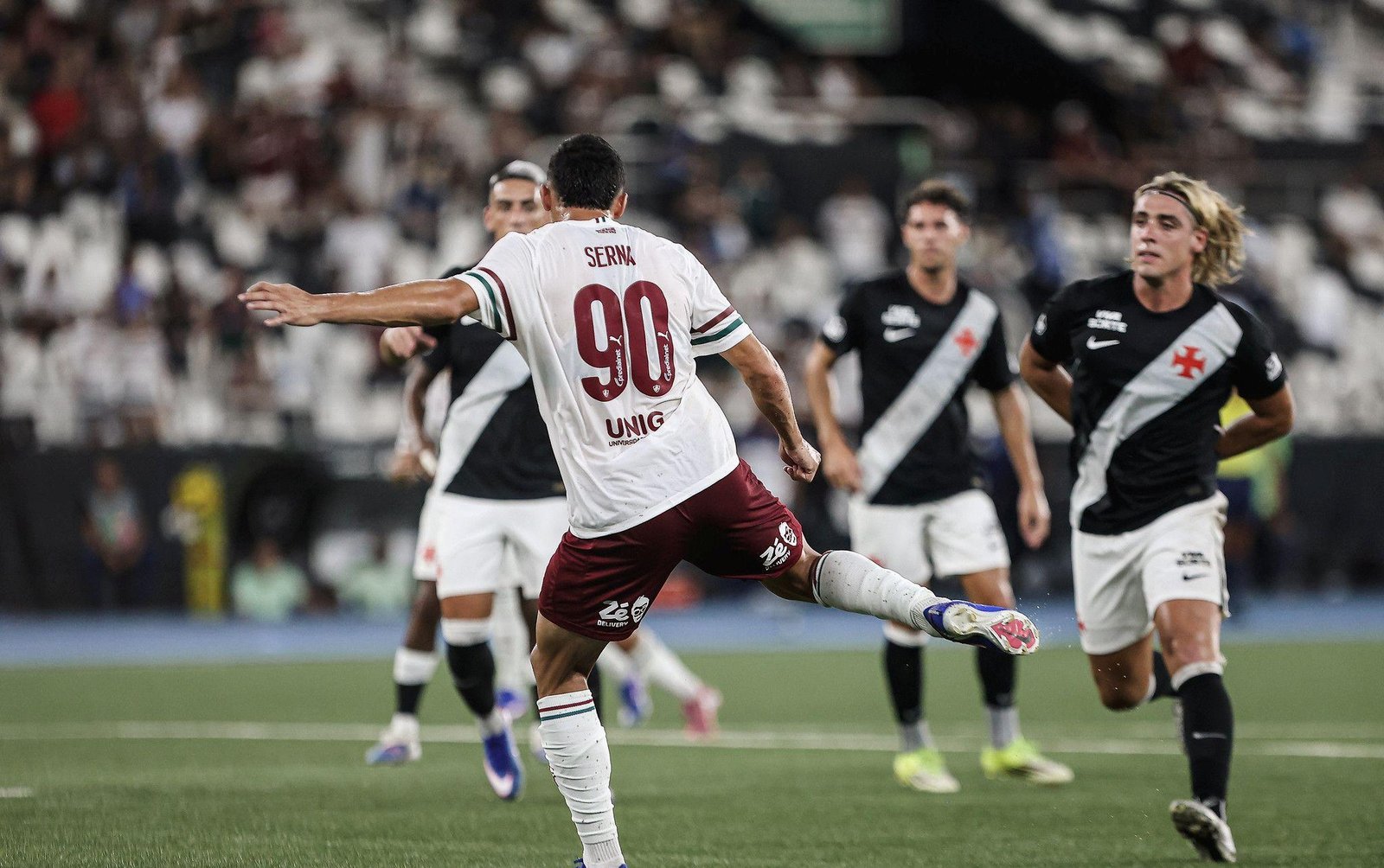 Vasco e Fluminense se enfrentam pela semifinal do Campeonato Carioca