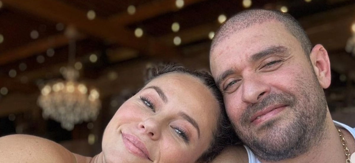 Diogo Nogueira faz homenagem a ex Paolla Oliveira em show: 'Amor se transforma'