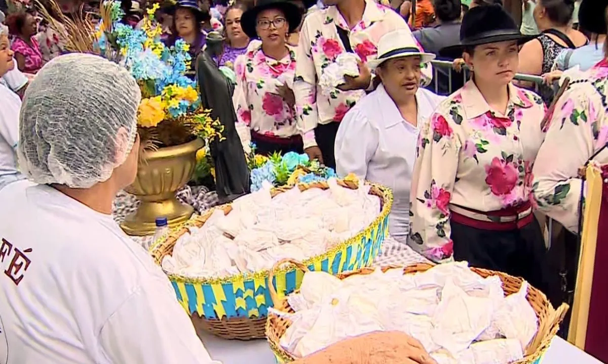 Aparecida celebra 500 anos de São Benedito com distribuição de doces