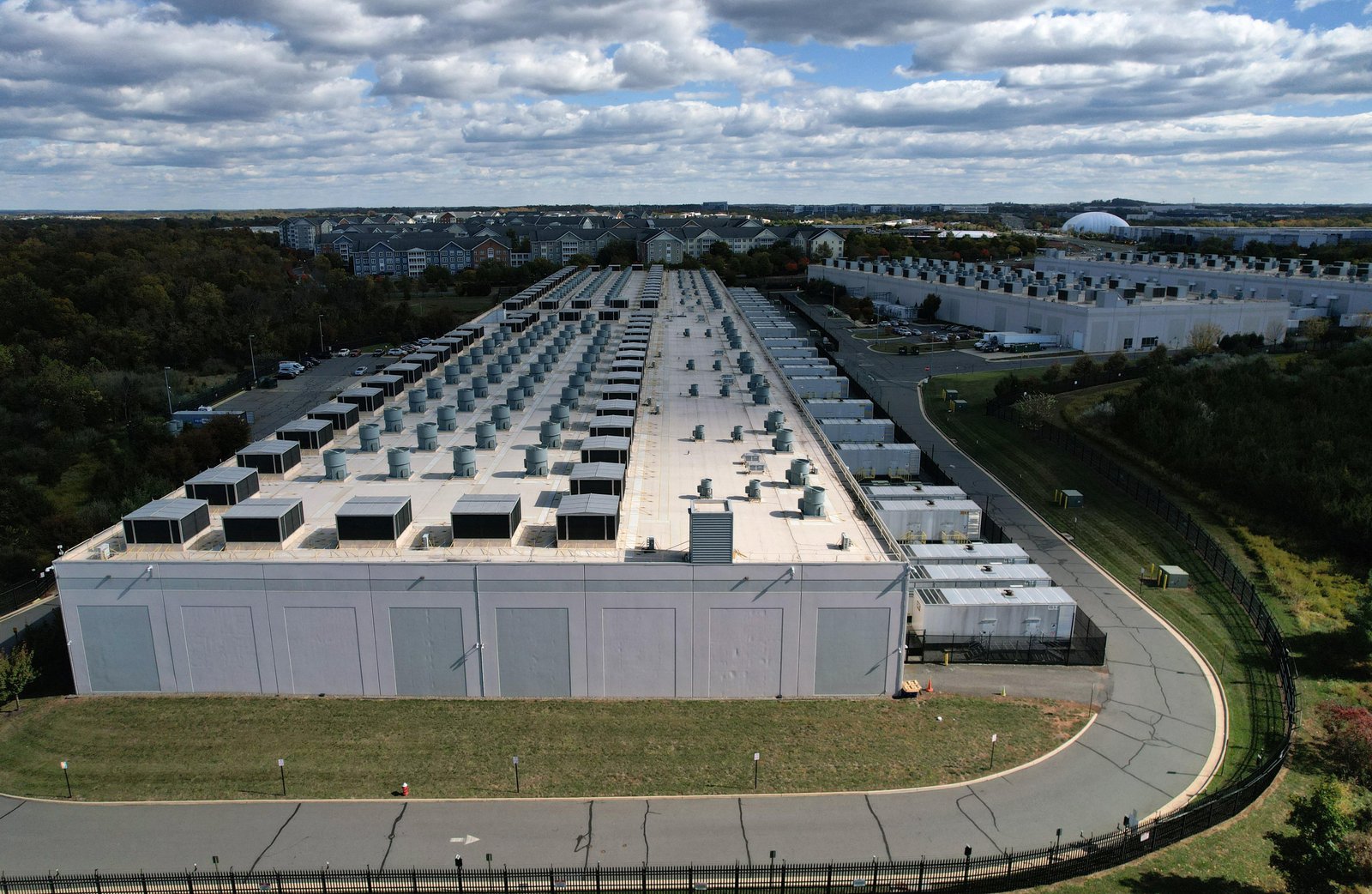 Amazon fica instável no Oriente Médio após data center ser atingido | G1