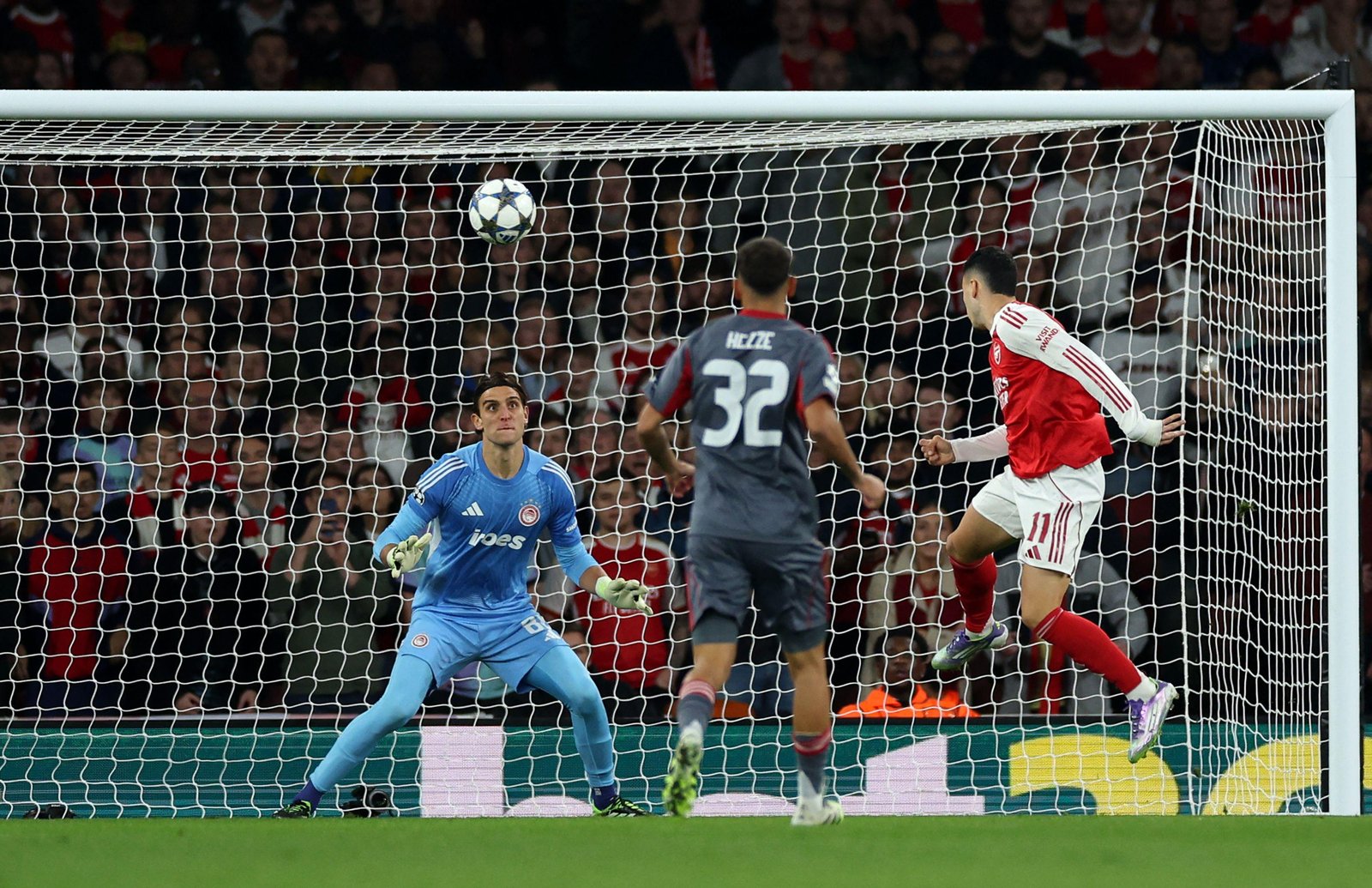 Técnico do Leverkusen questiona legalidade de gols de bola parada do Arsenal: 'Cada vez mais comum'