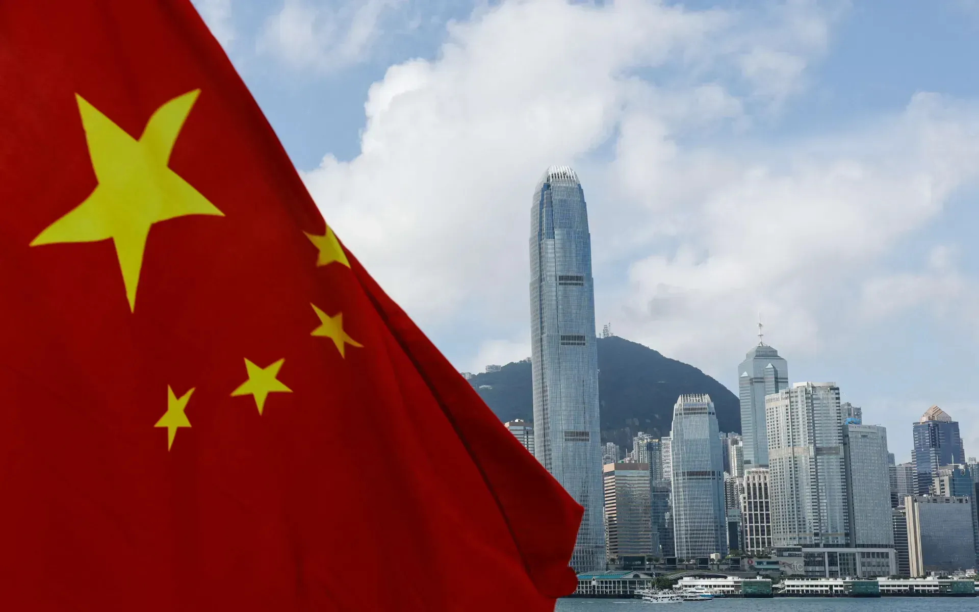 China atinge US$ 1 trilhão de superávit comercial de forma inédita