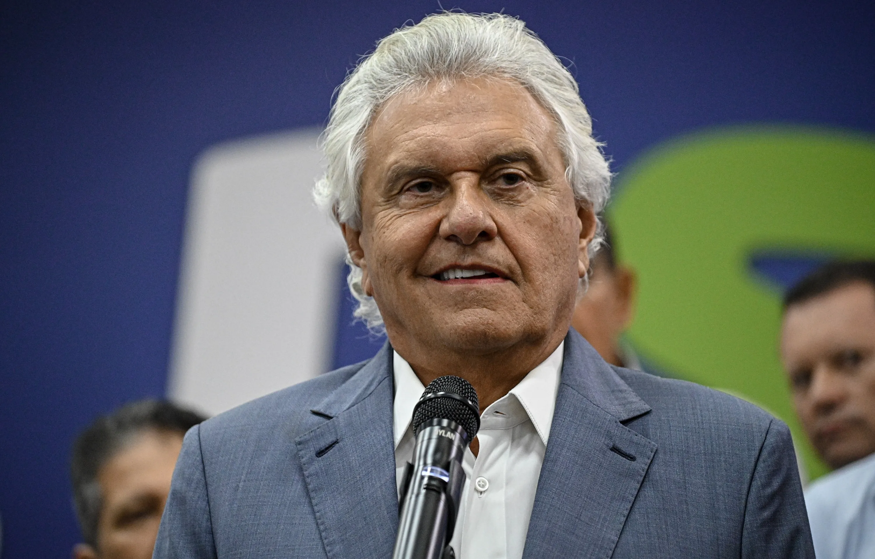 Caiado diz que desconfiança do eleitor com Flávio Bolsonaro por conversas com Vorcaro pode dividir votos da direita